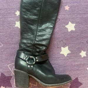 FRYE AND CO. Black Leather Heeled Boots with Western Charm